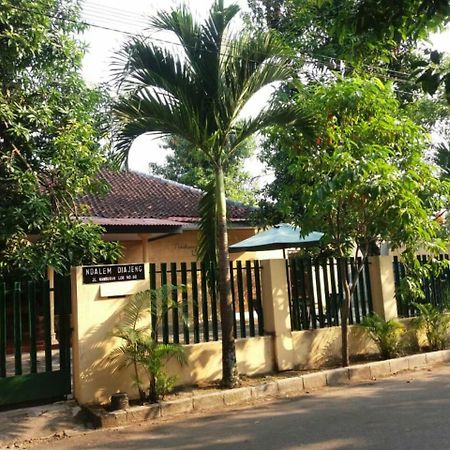 Ndalem Diajeng Appartement Jogjakarta Buitenkant foto