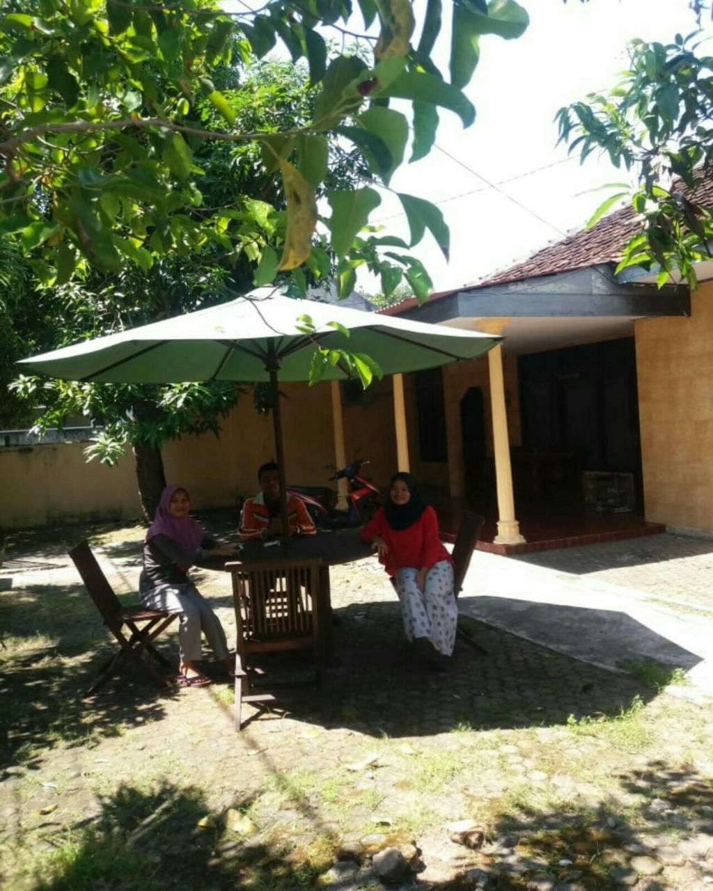 Ndalem Diajeng Appartement Jogjakarta Buitenkant foto